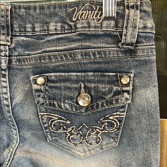 Vanity Blue Cropped Ankle Jeans with Distressed Details - Picture 4 of 4